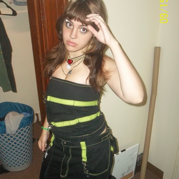 Meet your Posher, Jess - Picture 2 of 5